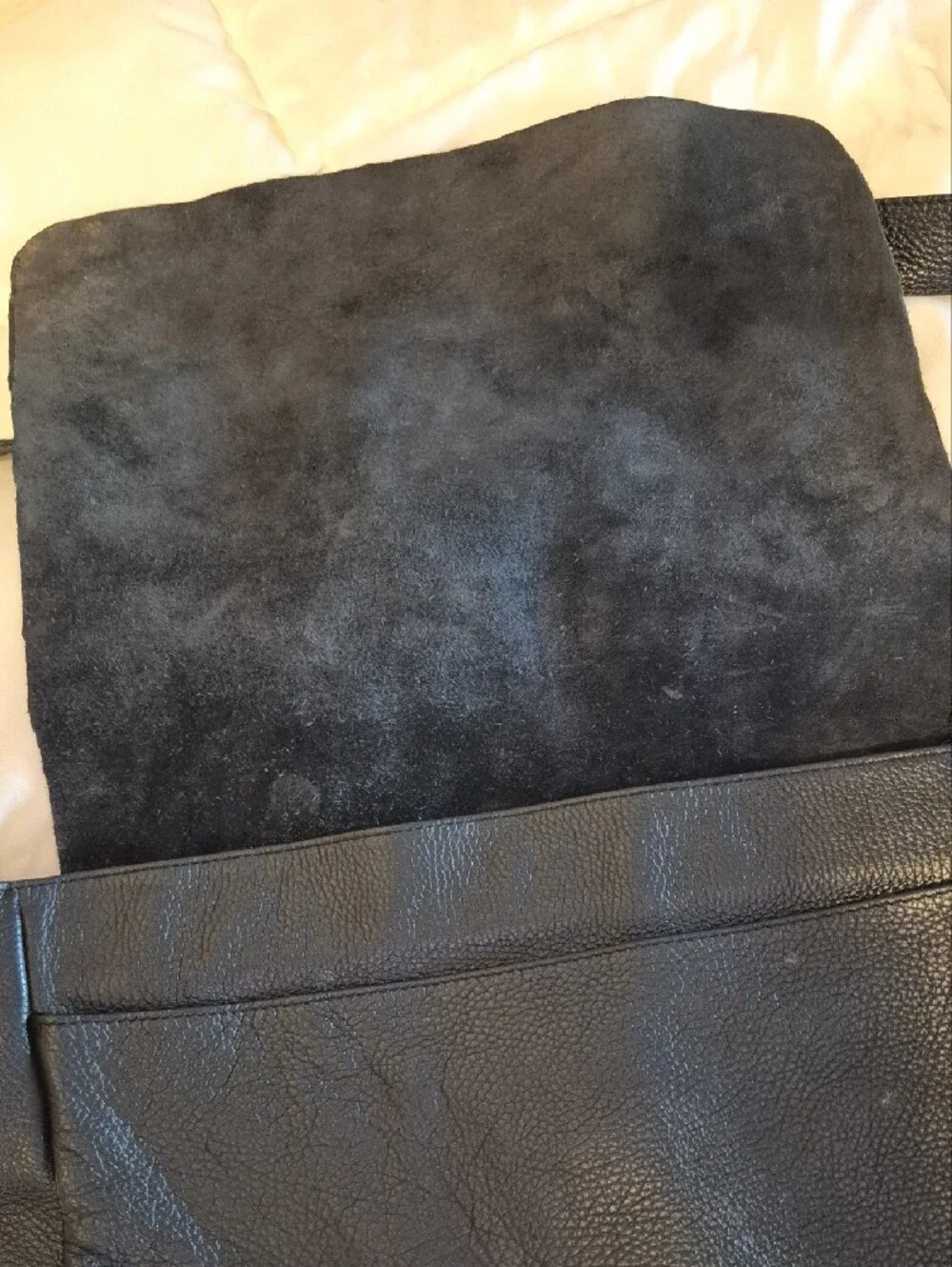 Men's Black Leather Messenger Bag with Adjustable Strap